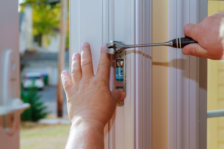 When is The Right Timing for Replacing a Deadbolt
