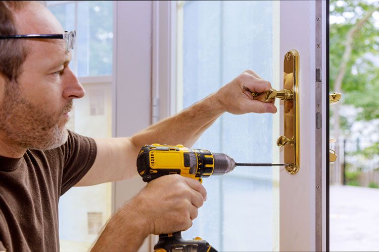When Door Lock Keys Break Call a Professional Locksmith