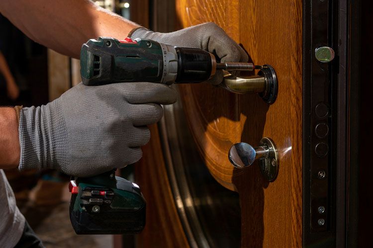 Professional Locksmiths in Home and Business Security